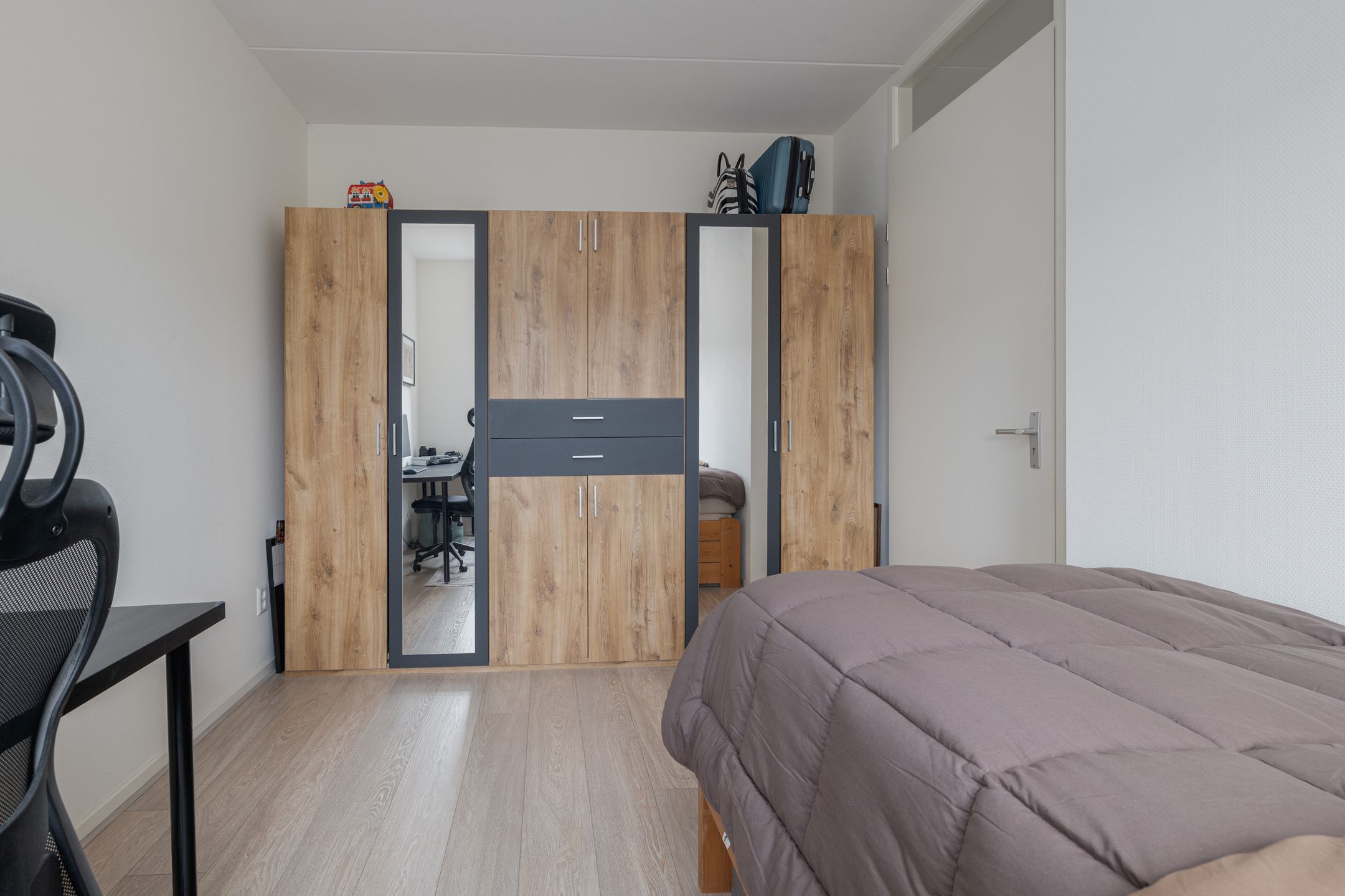 Photo 15 of Leeuwenhorststraat 11