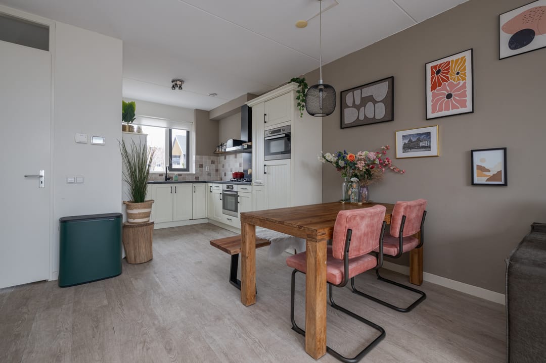 Photo 7 of Leeuwenhorststraat 11