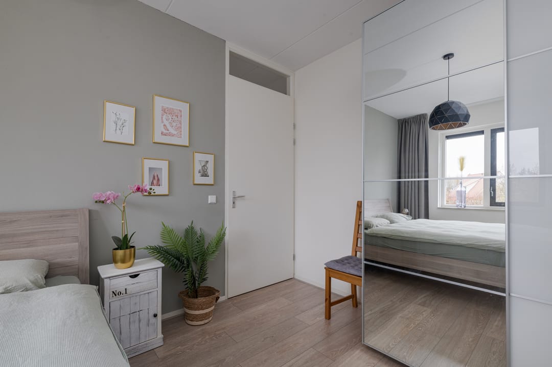 Photo 13 of Leeuwenhorststraat 11