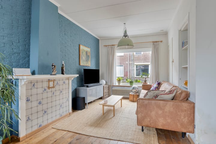 Photo 2 of Valkenierstraat 68