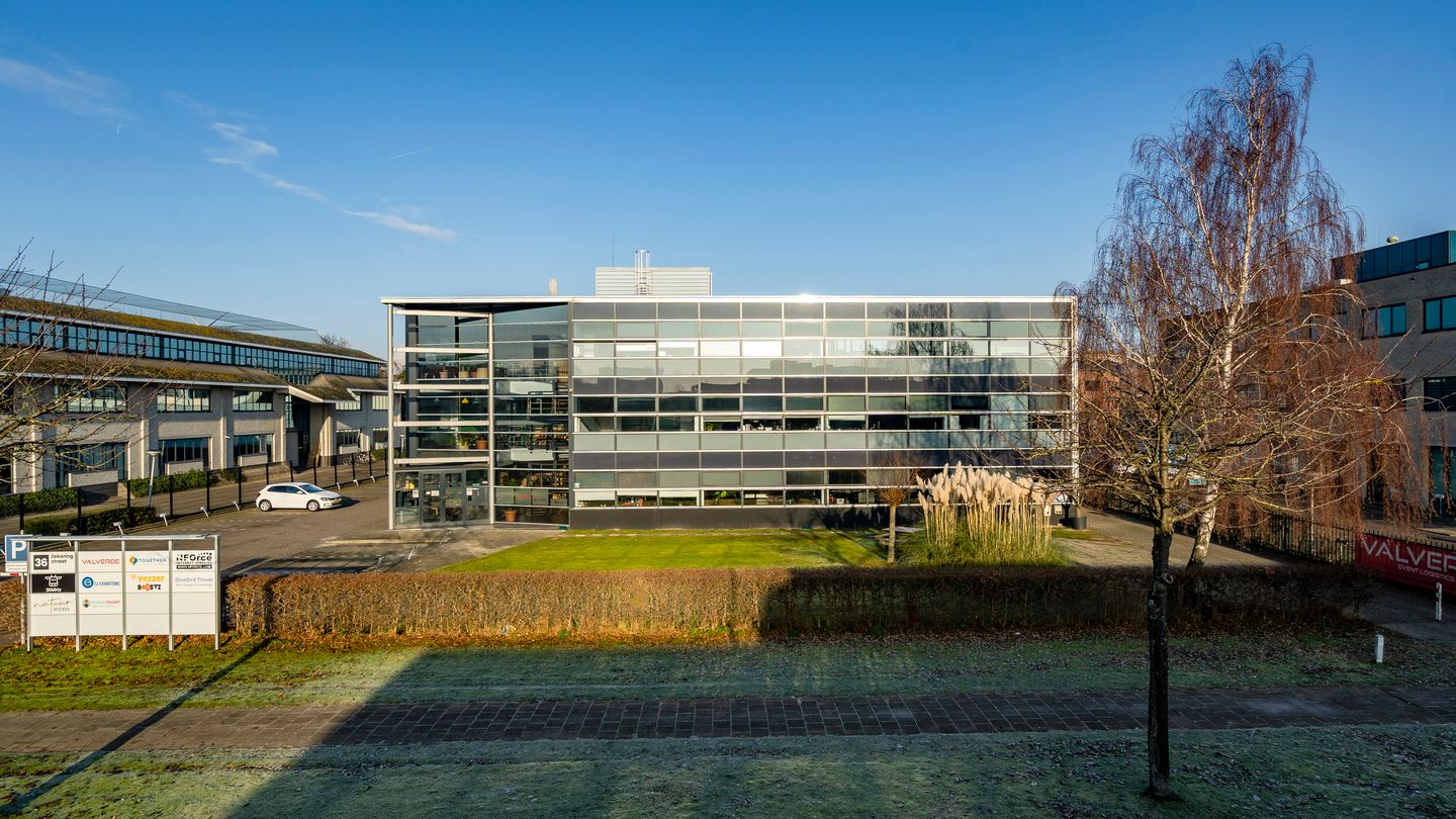 View photo 3 of Zekeringstraat 36