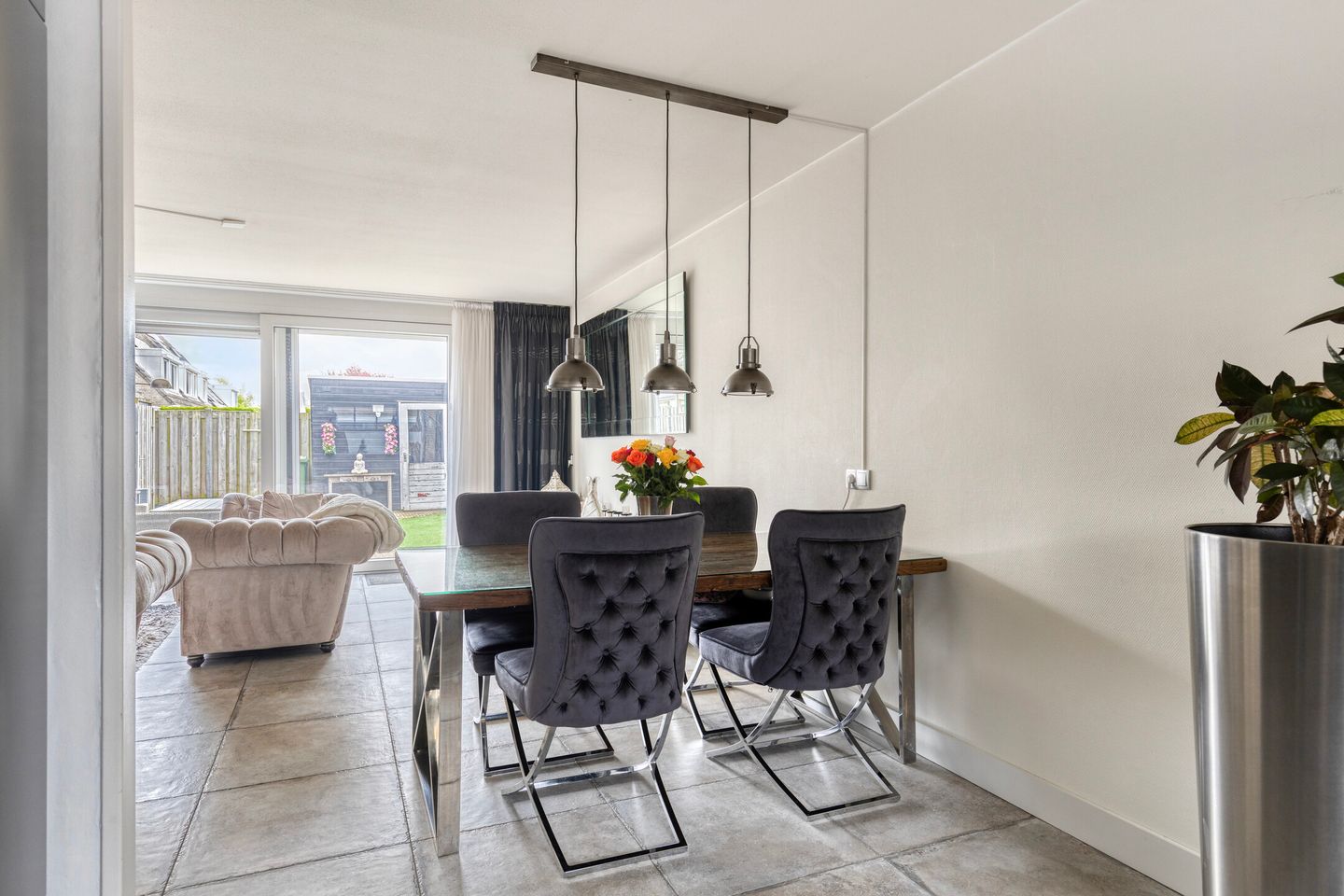 Photo 14 of Duvenee 37