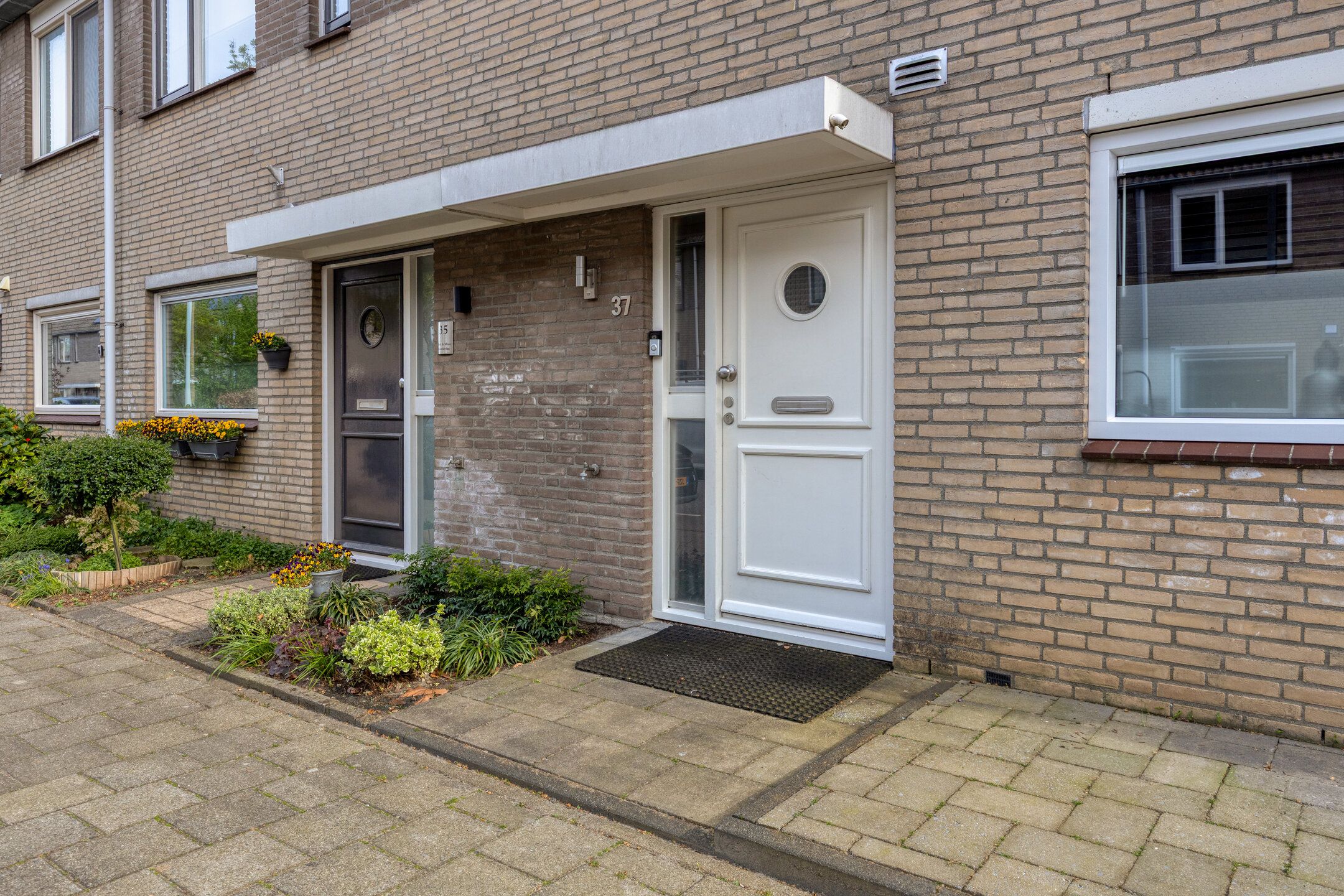 Photo 6 of Duvenee 37