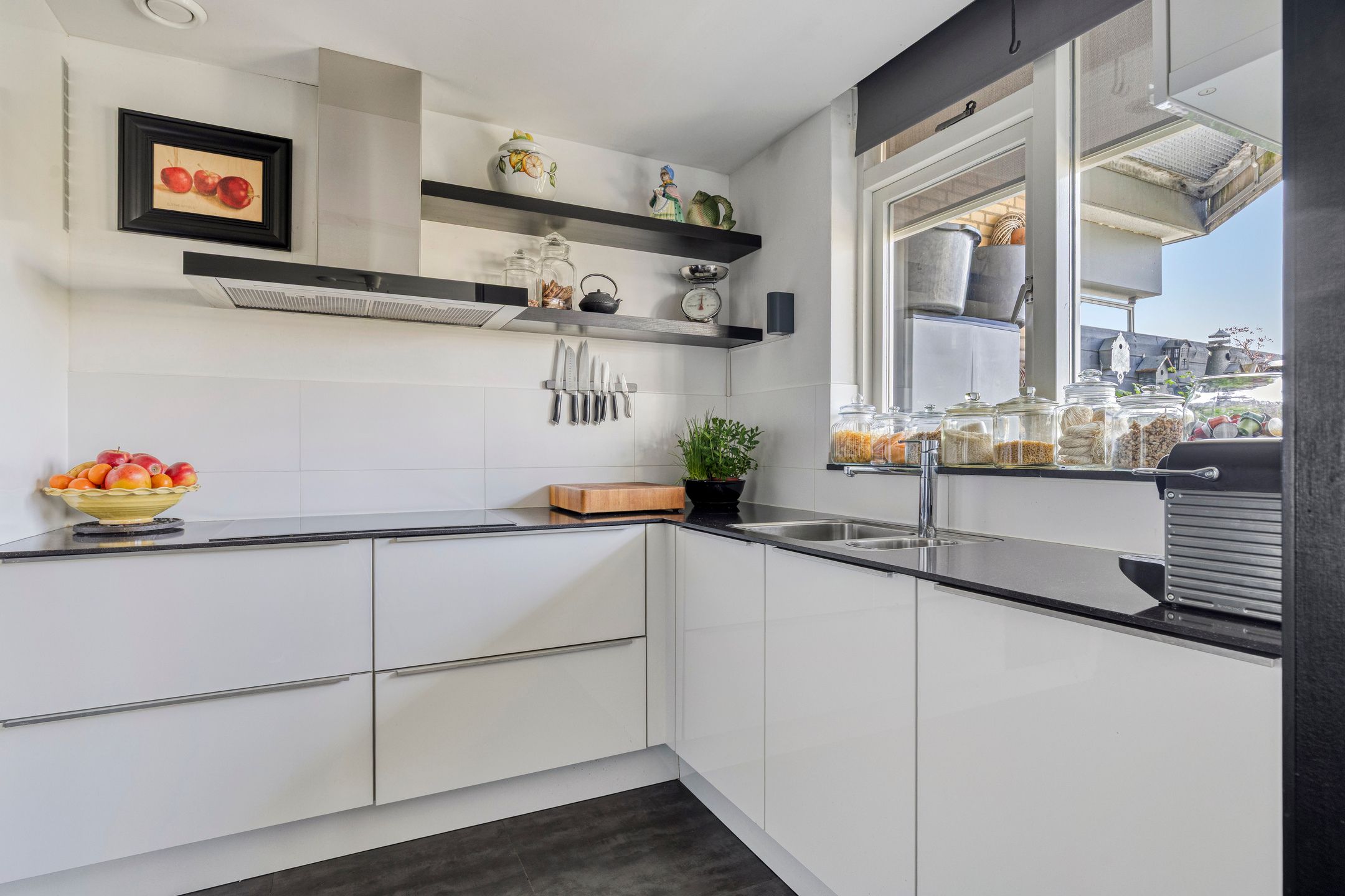 Foto 21 van Henry Moorepassage 232