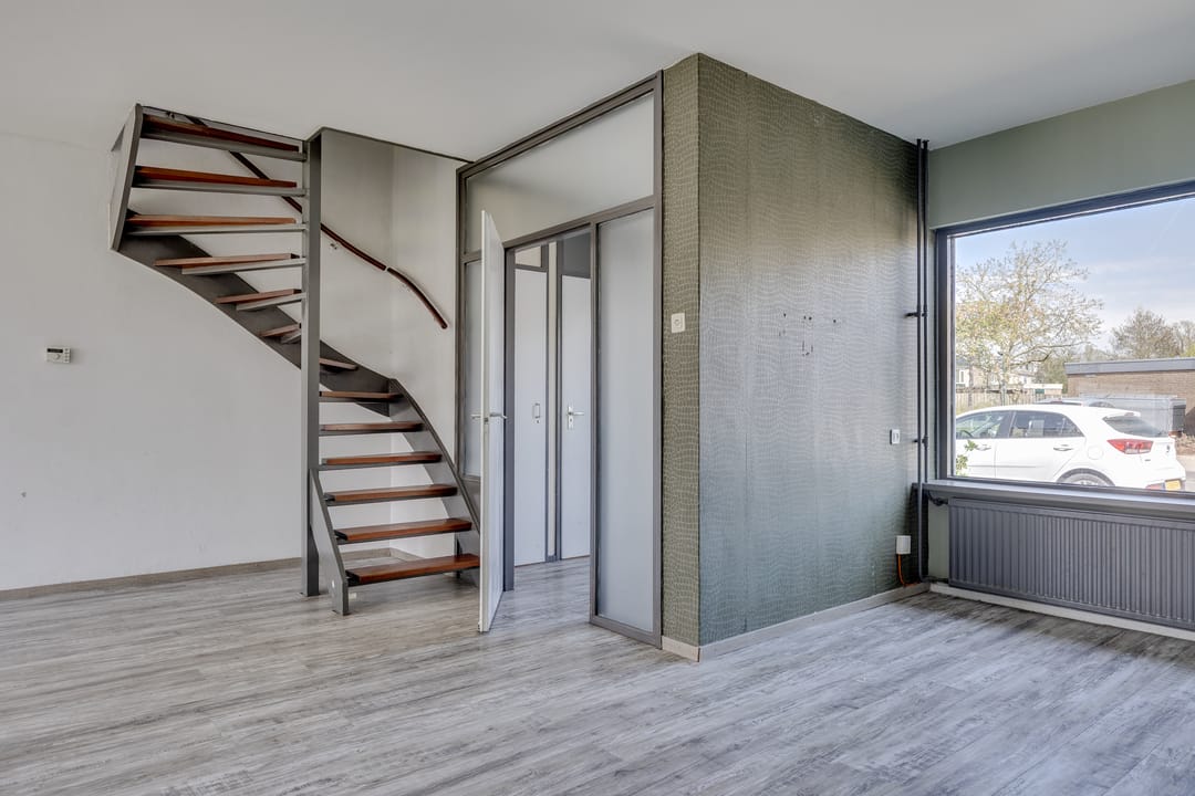 Photo 8 of Van Oldenbarneveltstraat 46