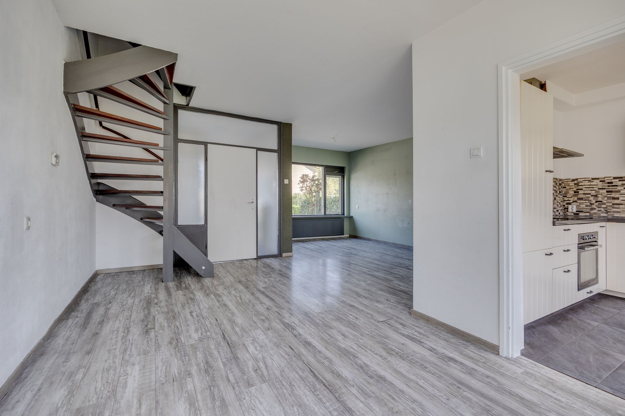 Photo 9 of Van Oldenbarneveltstraat 46