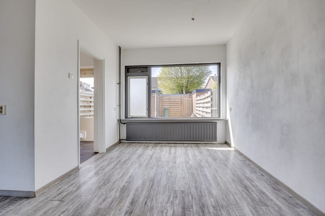 Photo 11 of Van Oldenbarneveltstraat 46