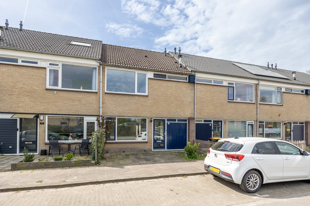 Photo 1 of Van Oldenbarneveltstraat 46