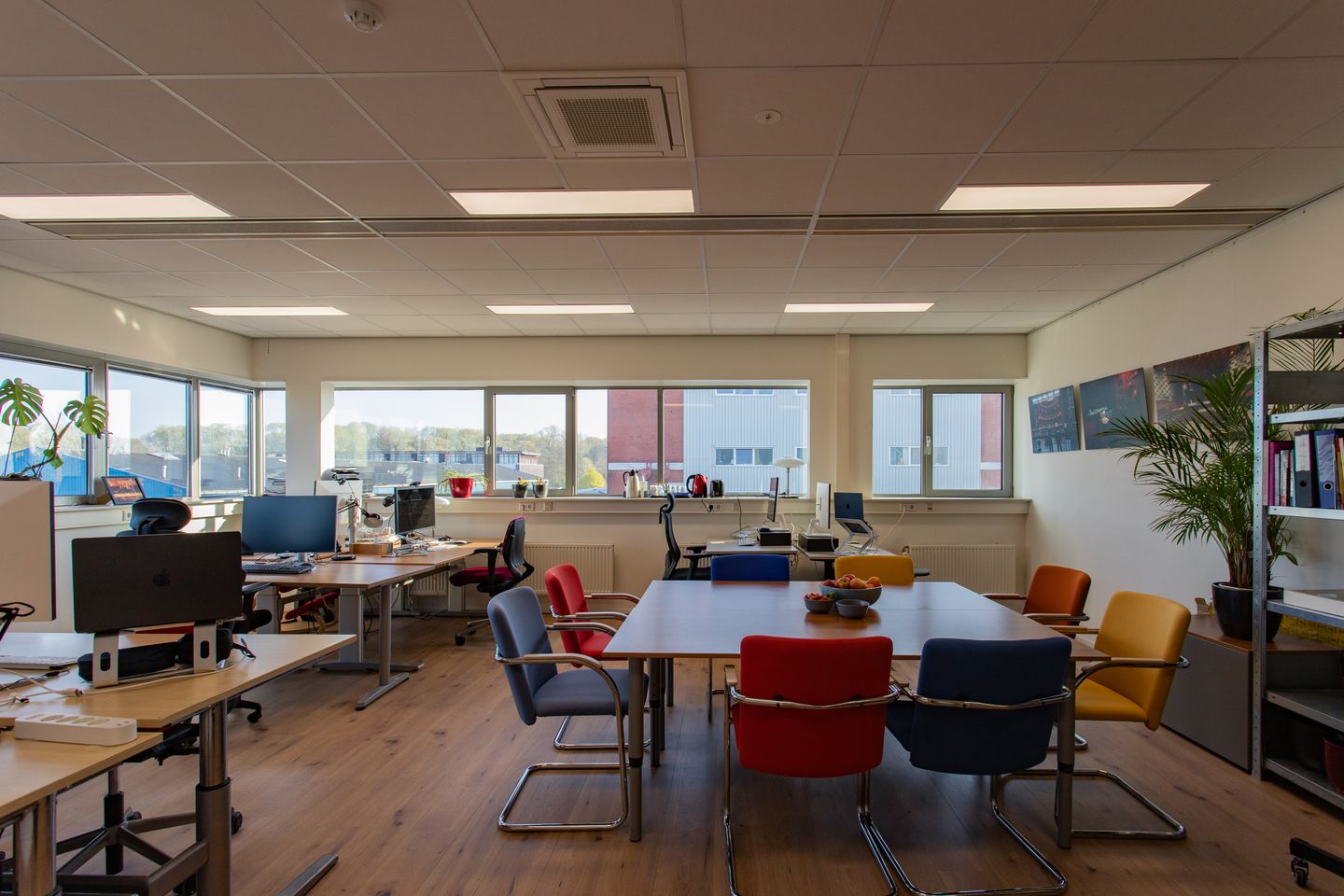 View photo 3 of Johan van Hasseltweg 2-D6