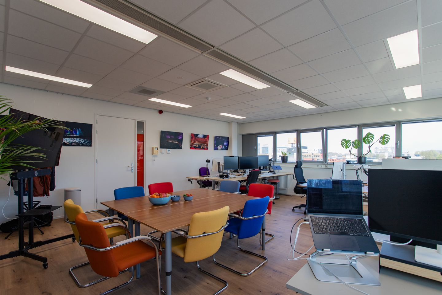 View photo 4 of Johan van Hasseltweg 2-D6