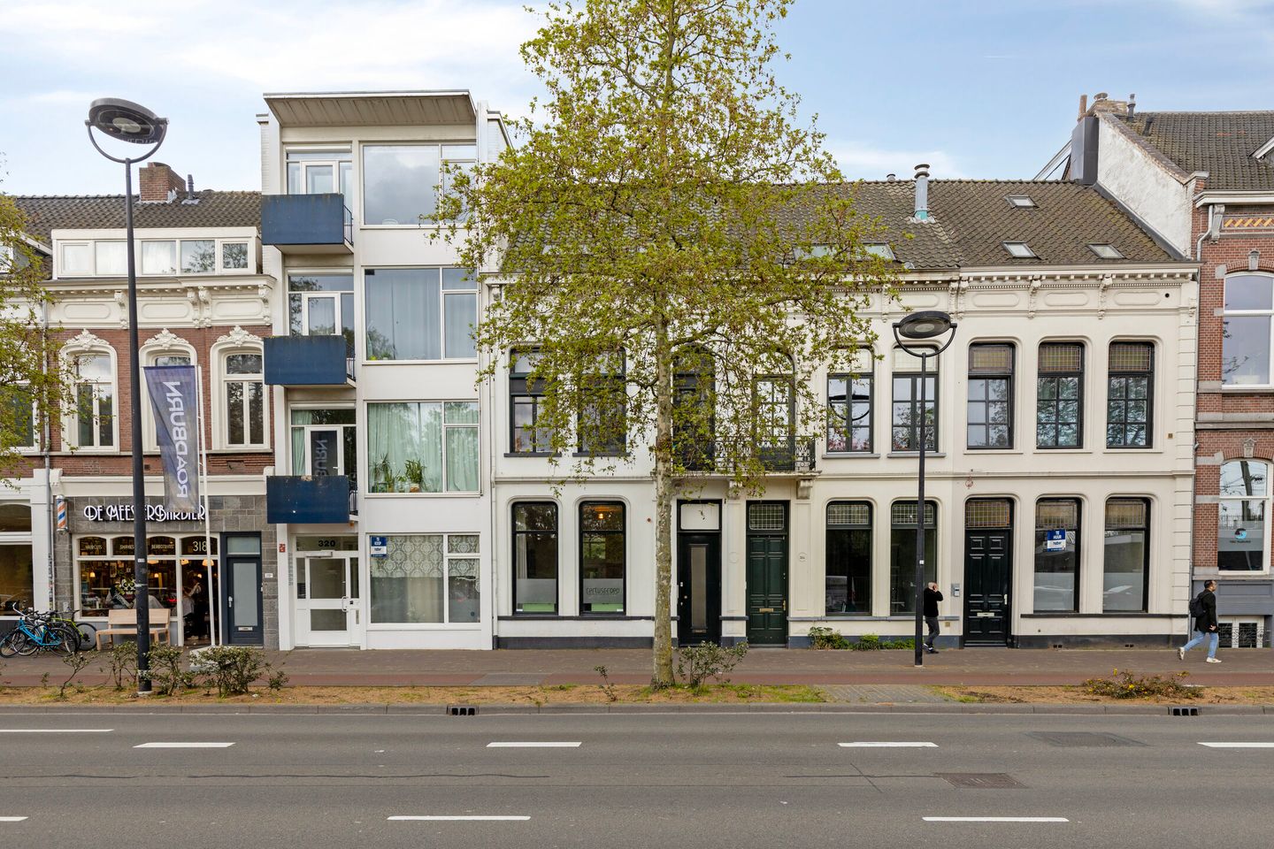 Bekijk foto 2 van Spoorlaan 322