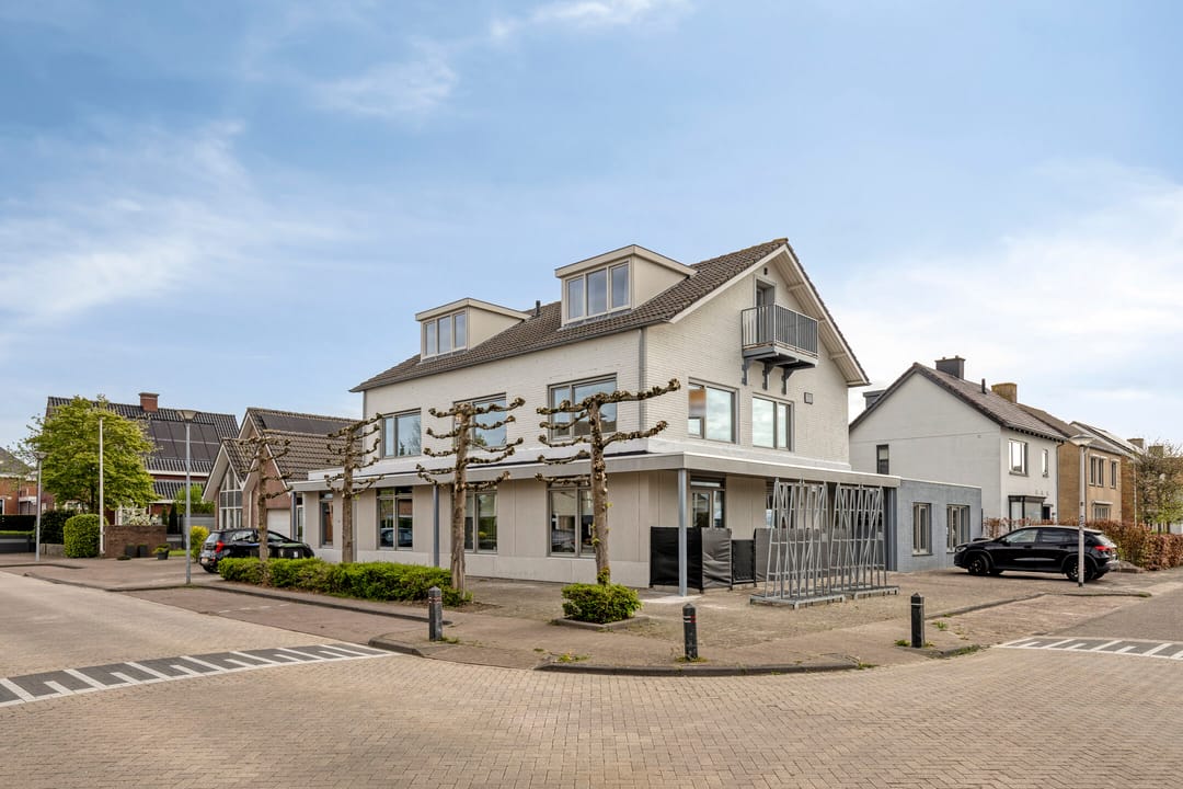 Foto 1 van Spoorstraat 42