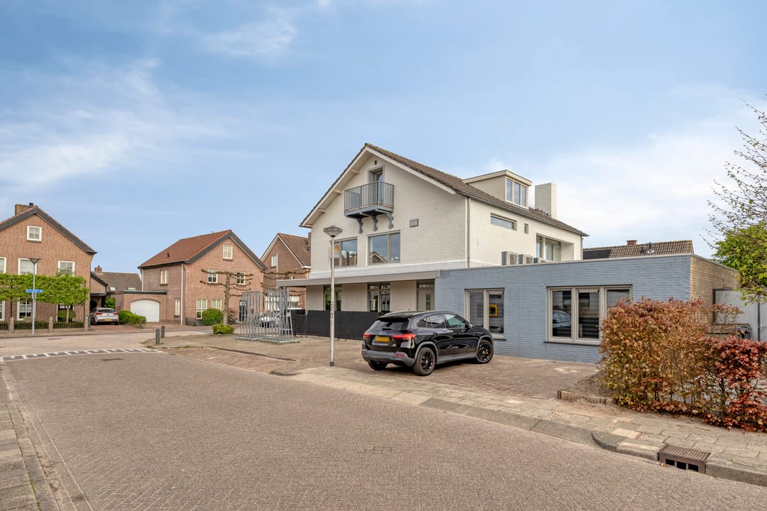 Foto 23 van Spoorstraat 42