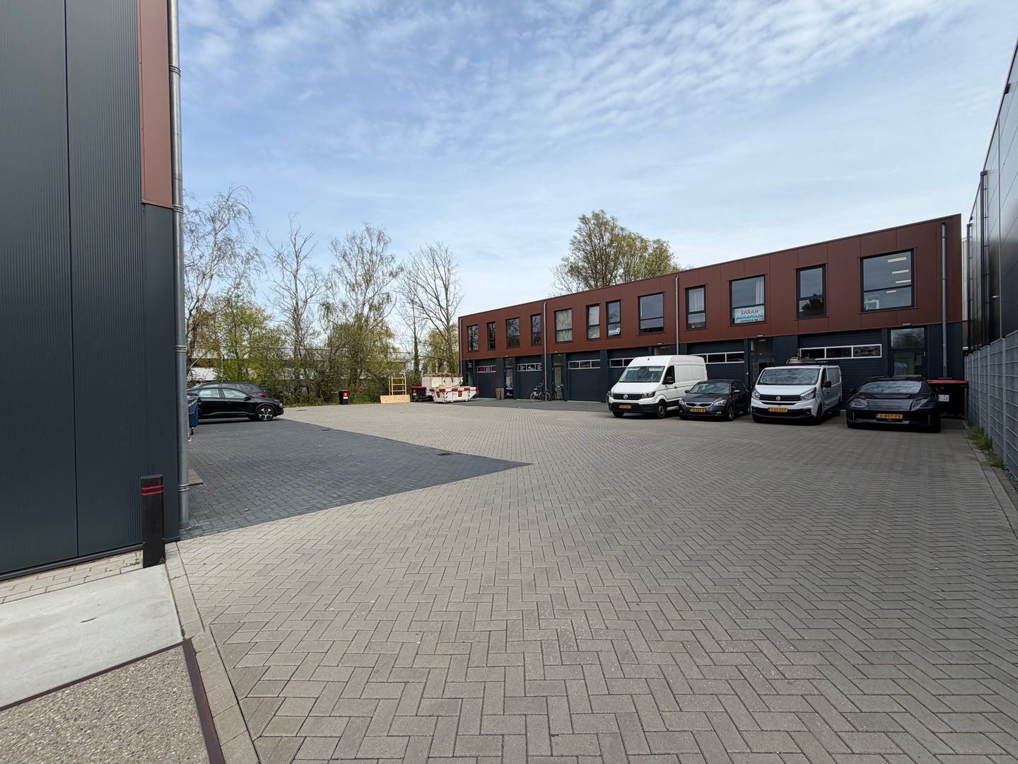 View photo 3 of Handelsweg 12-L