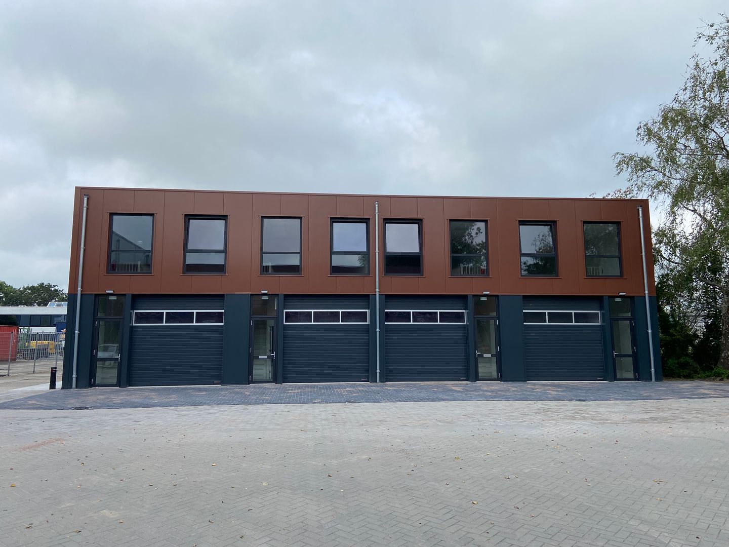 View photo 2 of Handelsweg 12-L