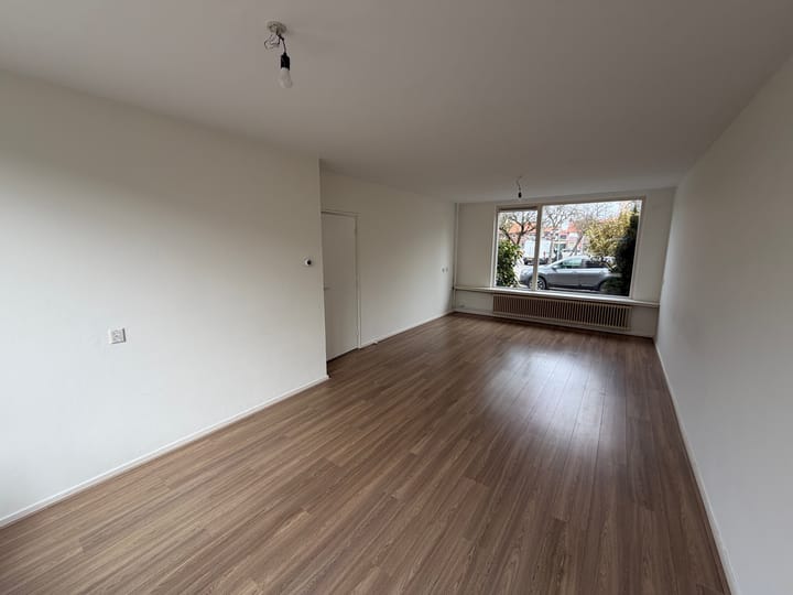 Photo 2 of Justus van Effenstraat 48