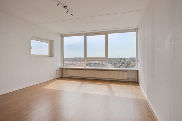 Photo 2 of Heutinkstraat 31