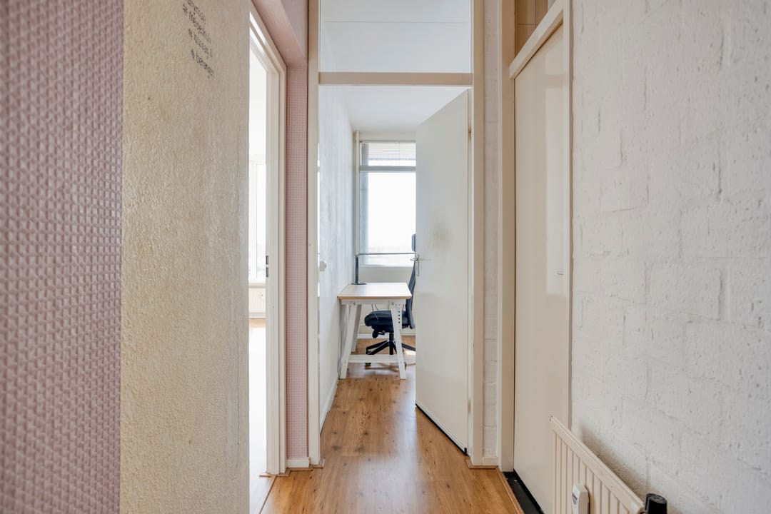 Photo 8 of Heutinkstraat 31