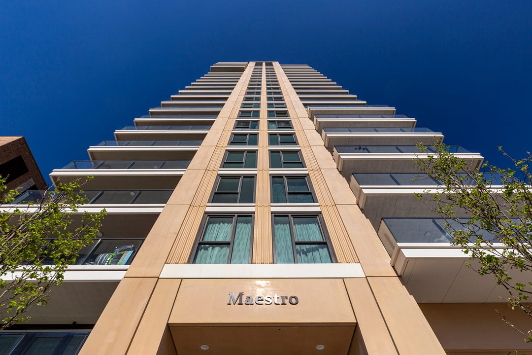 Panoramic 20th Floor Apartment with Sea, City and Dune Views — 26