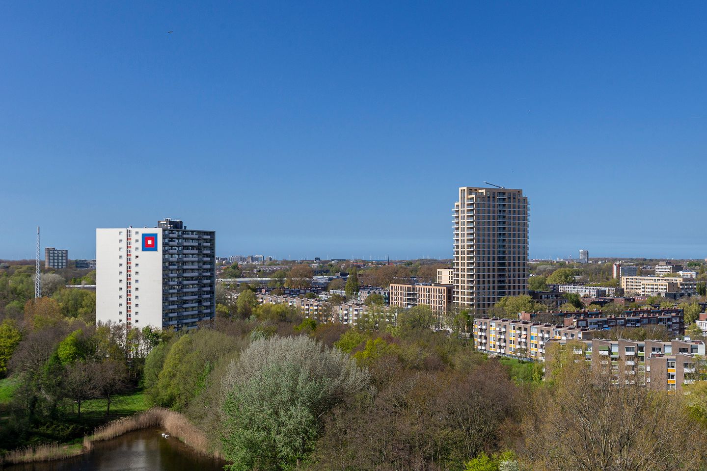 Panoramic 20th Floor Apartment with Sea, City and Dune Views — 29