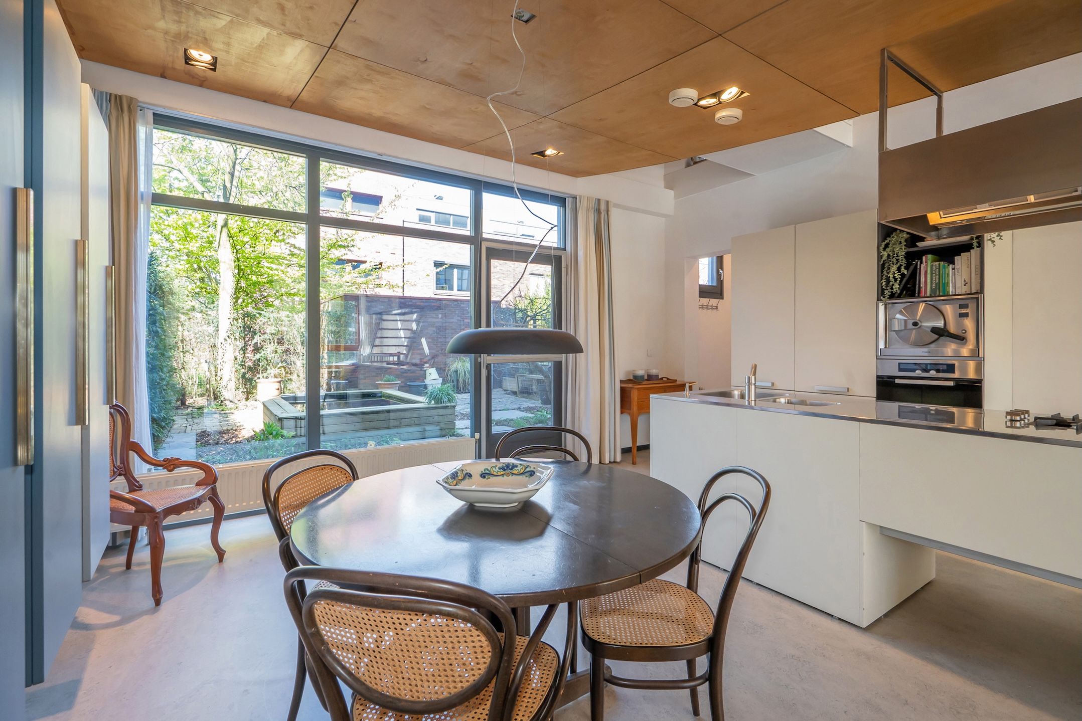 Spacious maisonette with garden and parking in Delft center — 12