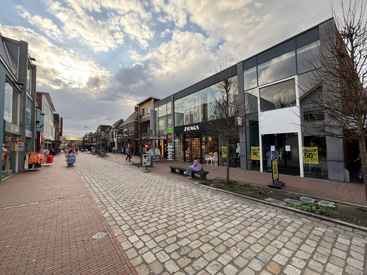 Bekijk foto 4 van Haarstraat 32