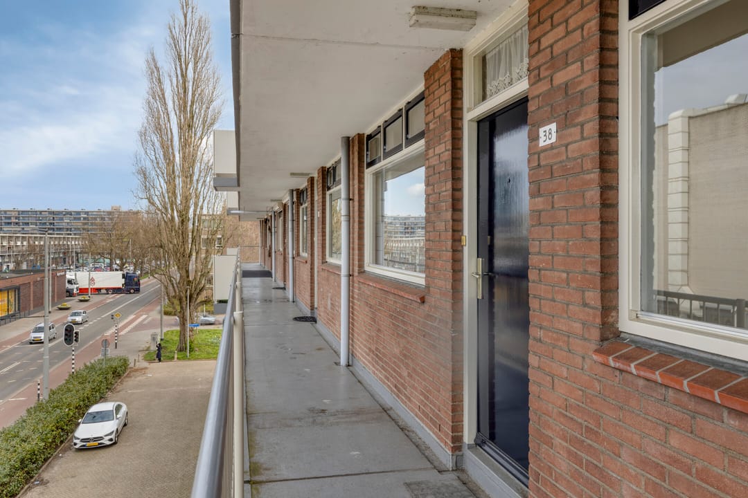 Photo 8 of Van Borselenstraat 38