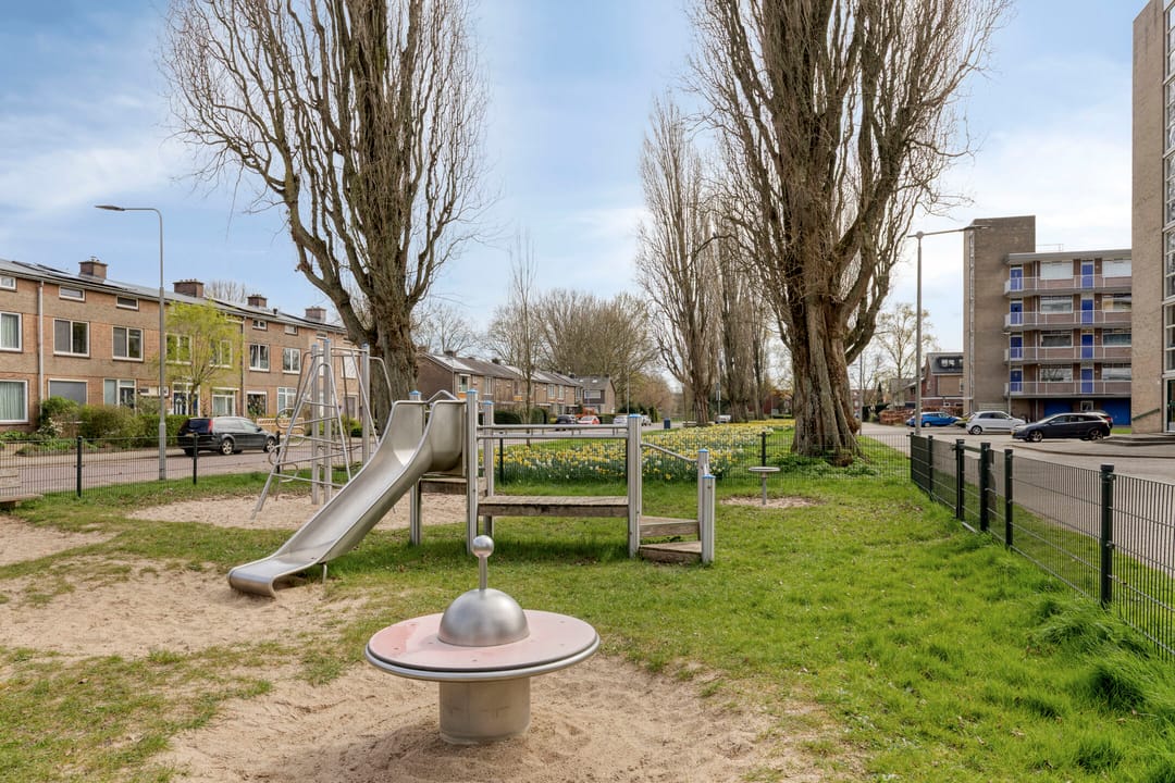 Photo 31 of Van Borselenstraat 38