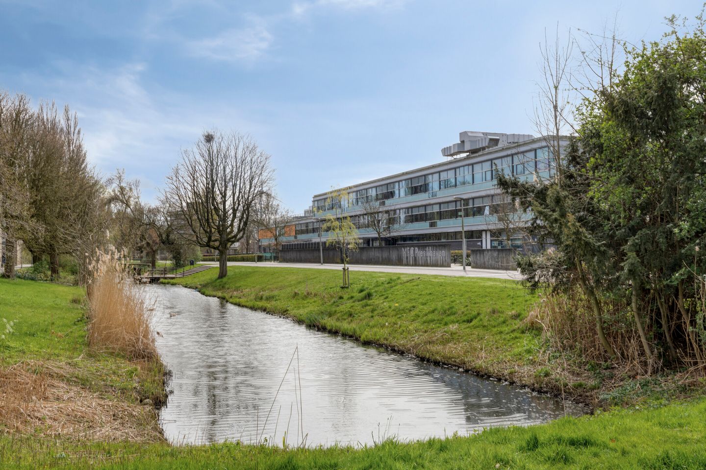 Photo 29 of Van Borselenstraat 38