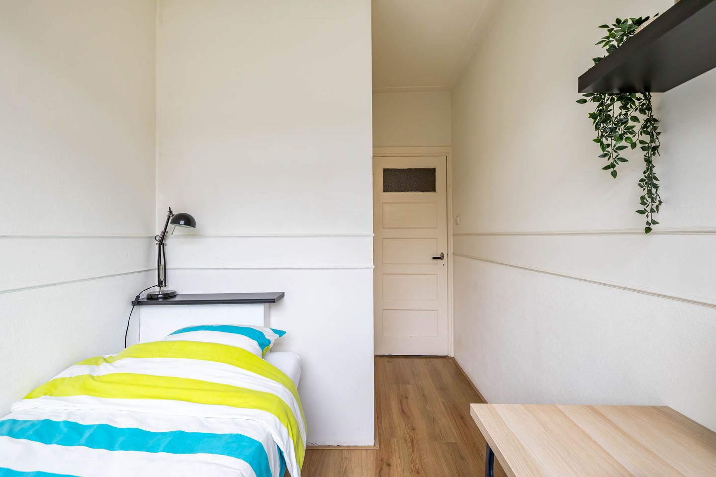 Foto 19 van Van Royenlaan 32-A