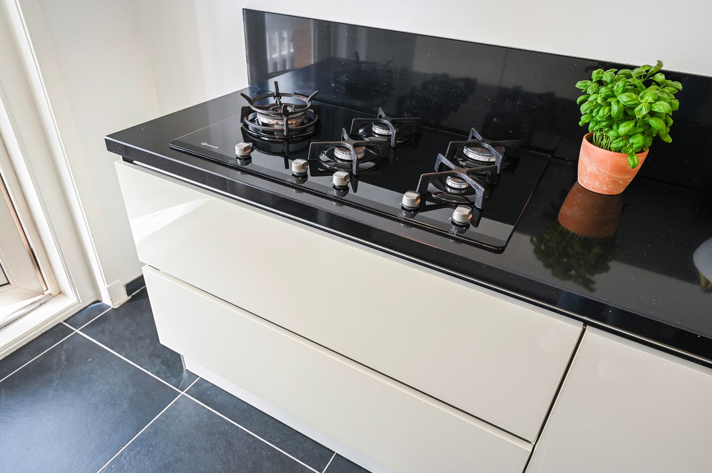 Photo 10 of Koningin Wilhelminalaan 320-A