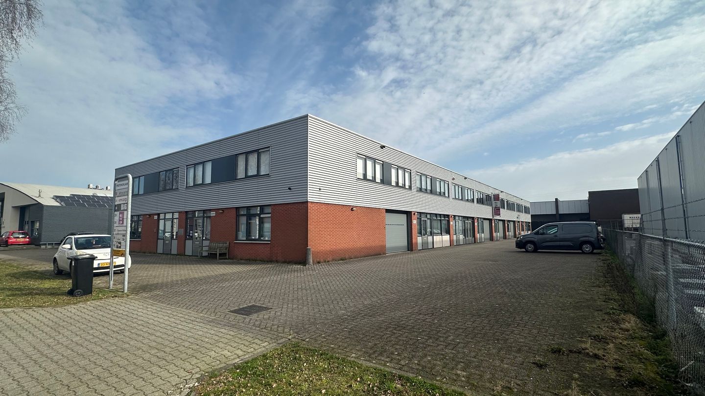 View photo 2 of Protonenlaan 26