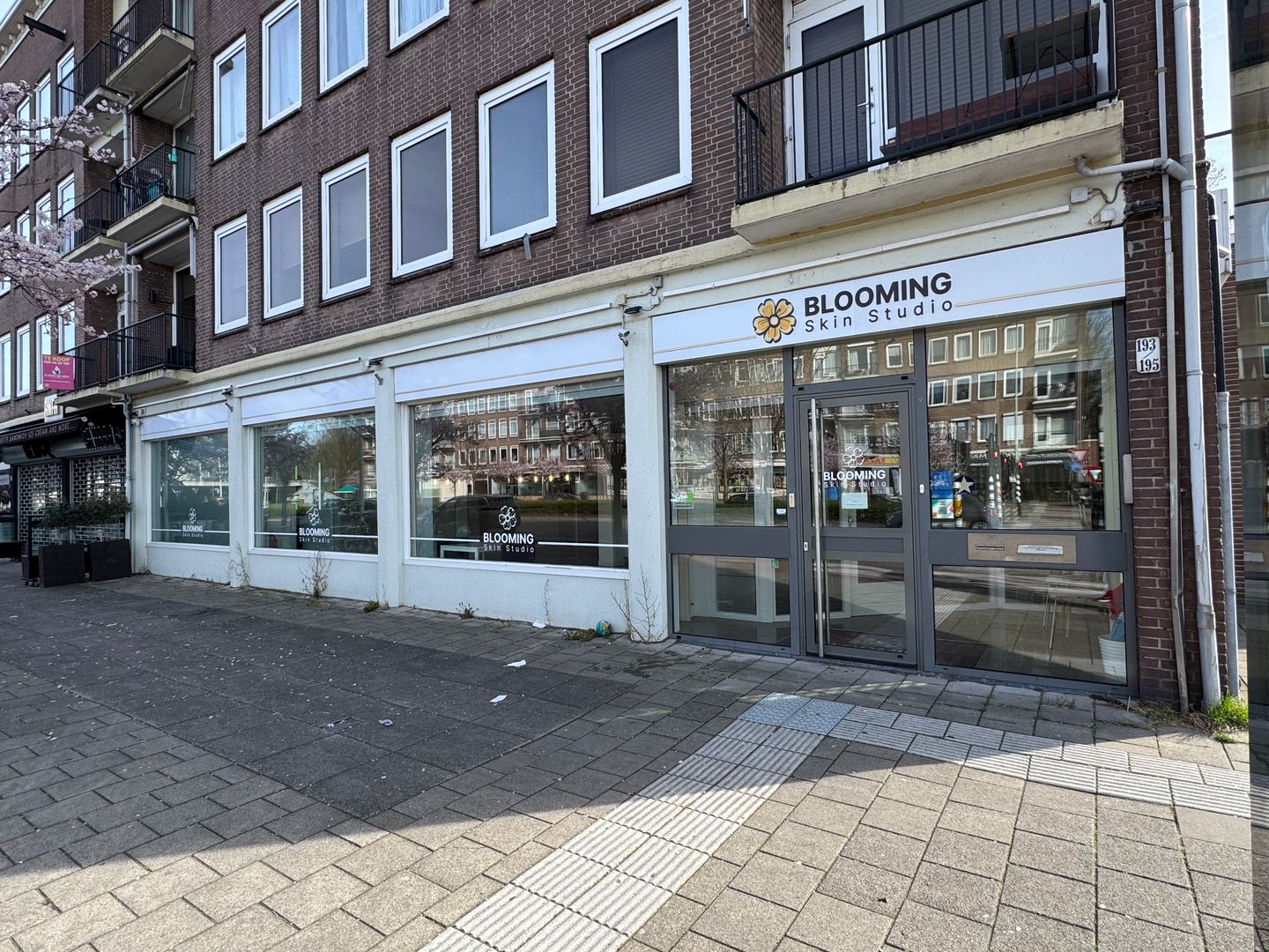 Bekijk foto 2 van Johan Huizingalaan 193