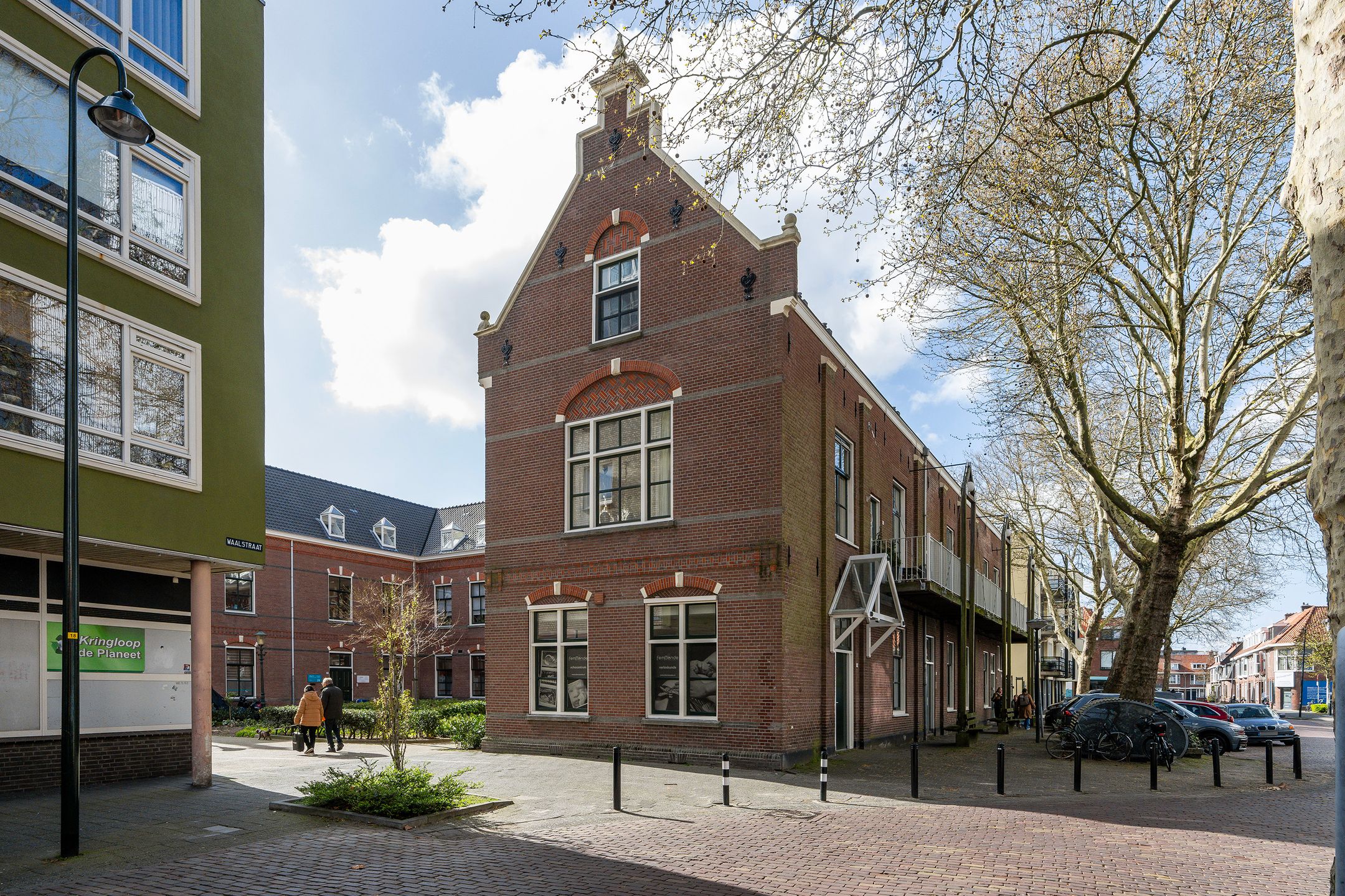 Weeshuisplein 18 