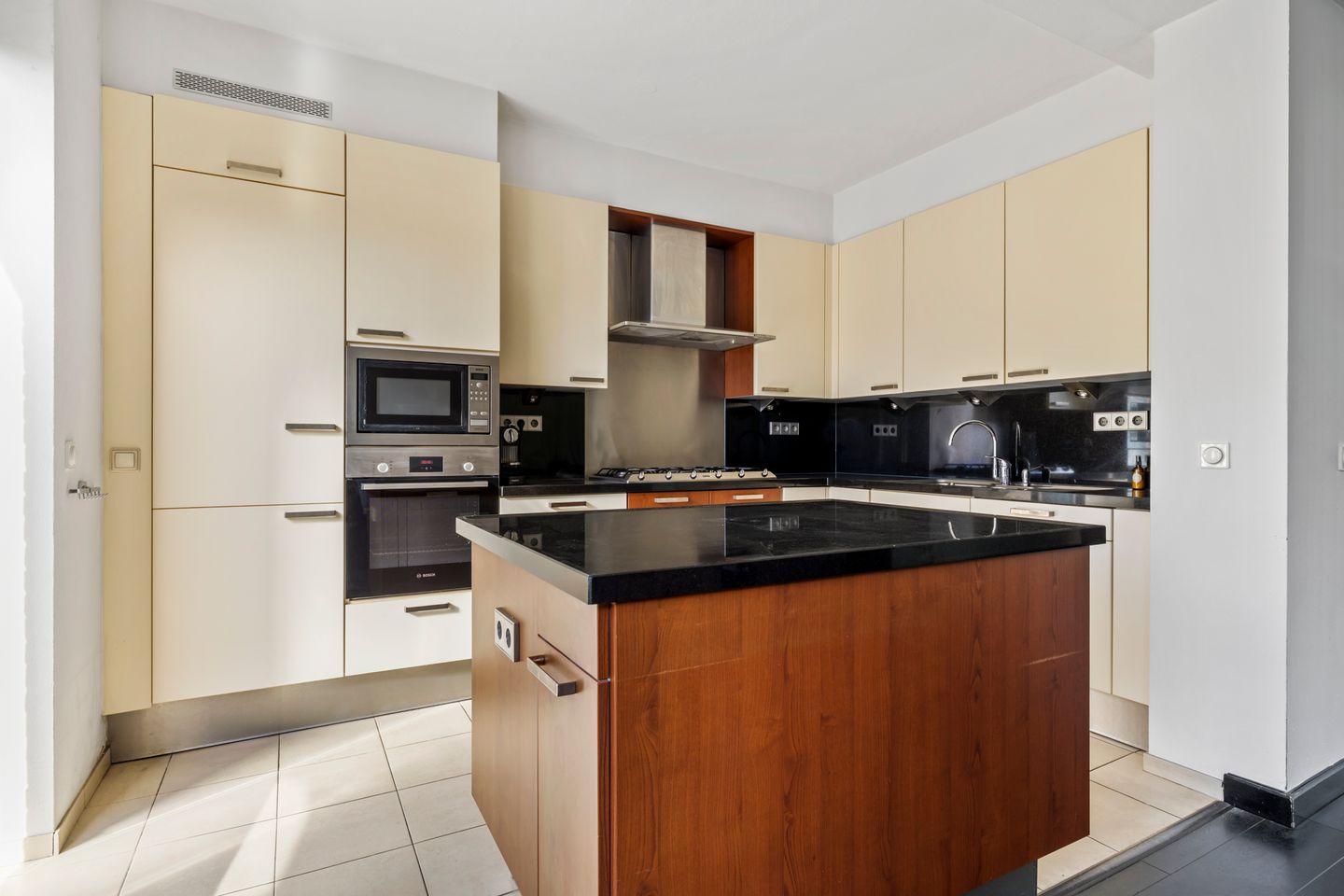 Foto 10 van Raadhuislaan 51