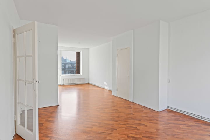 Photo 4 of Jonker Fransstraat 108-C