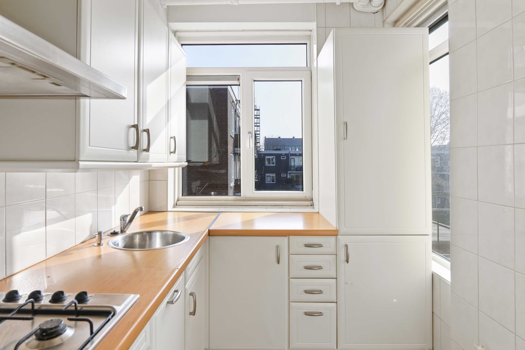 Photo 11 of Jonker Fransstraat 108-C