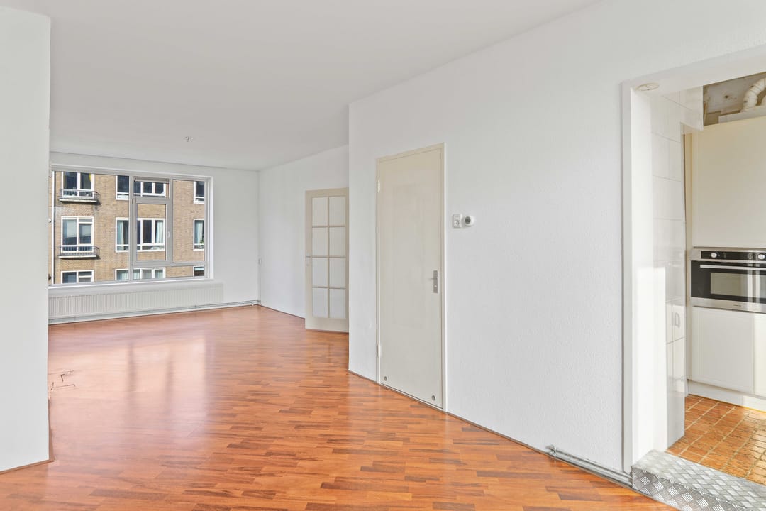 Photo 8 of Jonker Fransstraat 108-C