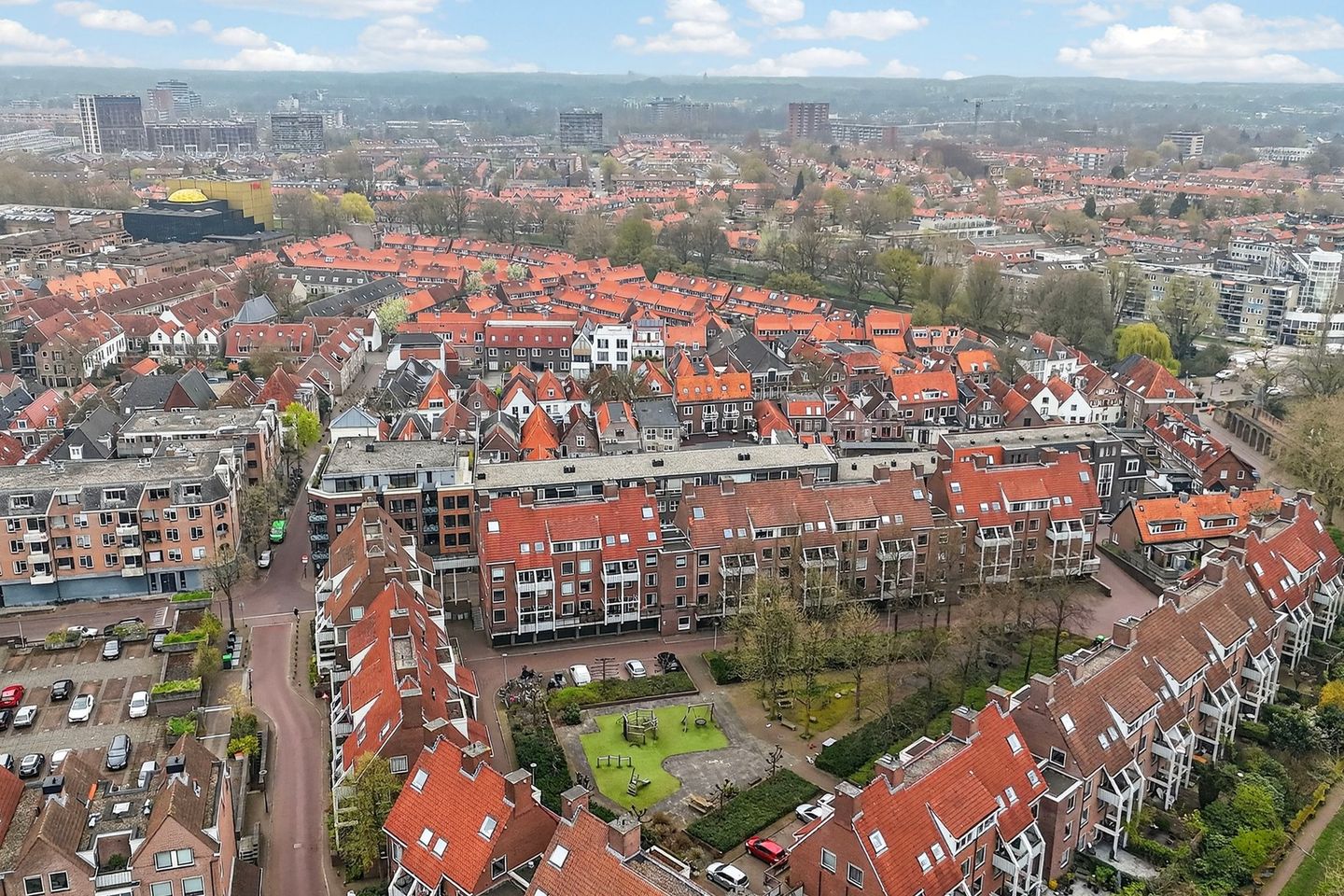 Centraal gelegen maisonnette met 3 slaapkamers, balkon op zuidoosten en eigen garagebox in Amersfoort — 44