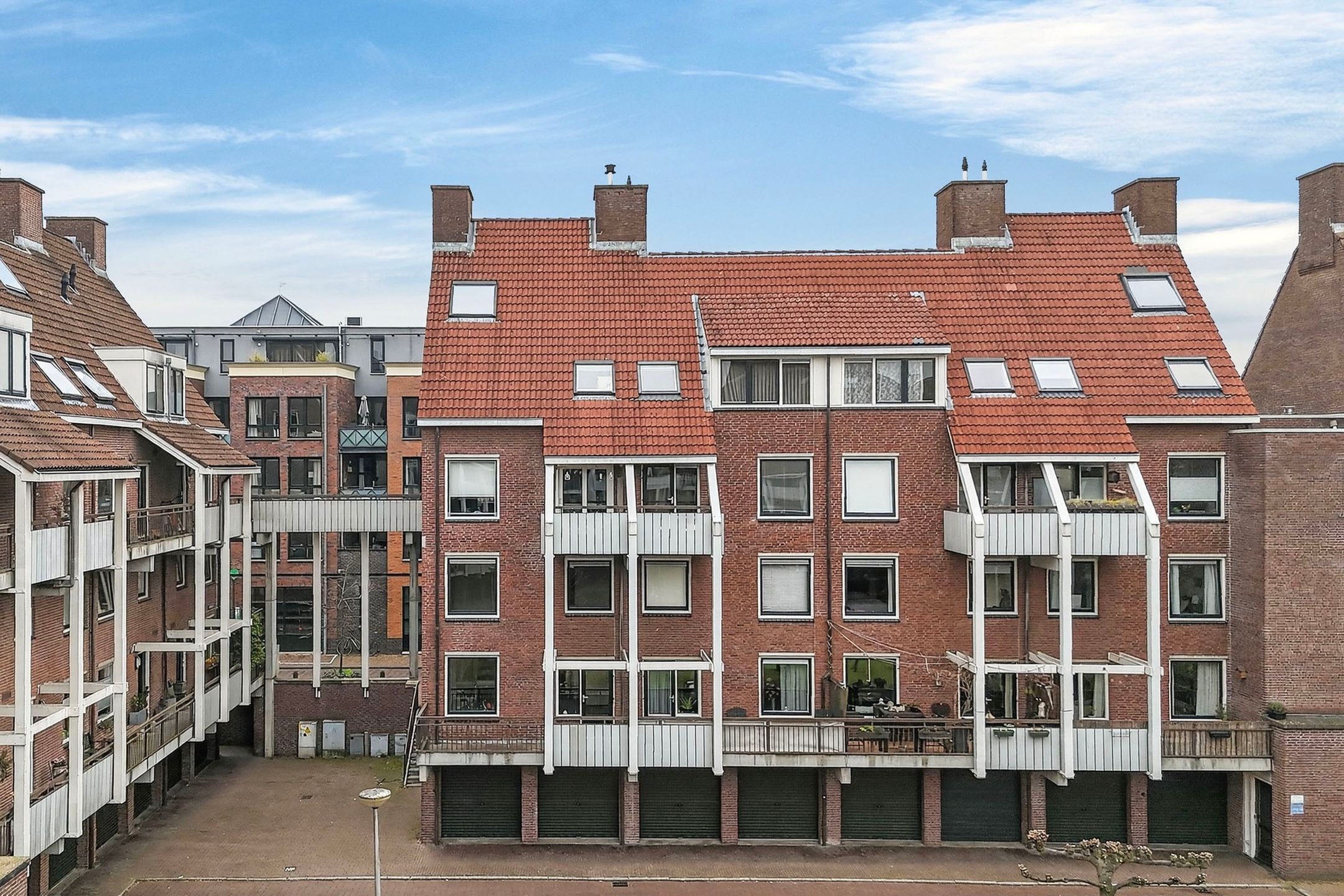 Centraal gelegen maisonnette met 3 slaapkamers, balkon op zuidoosten en eigen garagebox in Amersfoort — 45