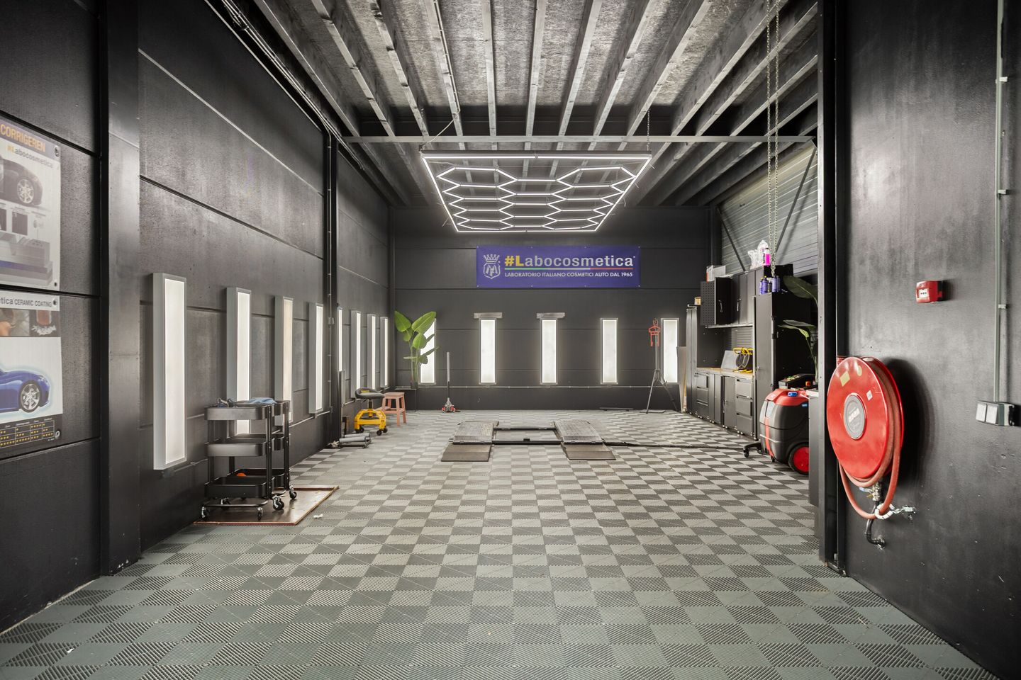 View photo 3 of Produktiestraat 83