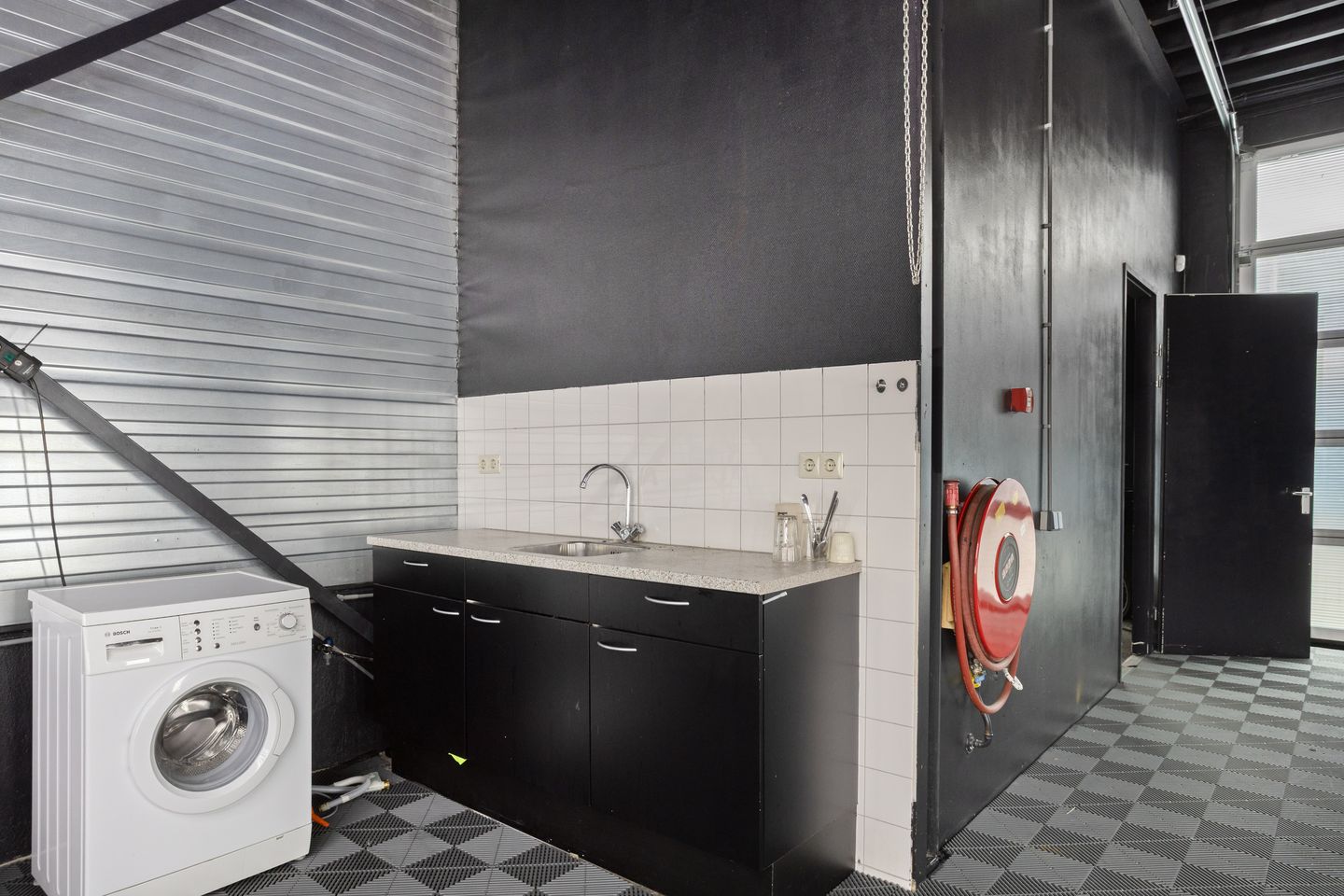 View photo 5 of Produktiestraat 83