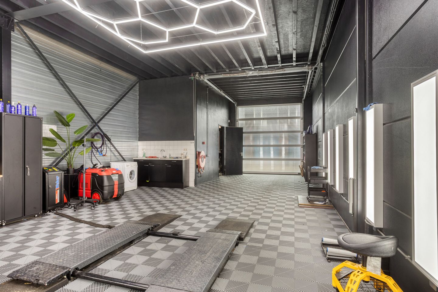 View photo 4 of Produktiestraat 83