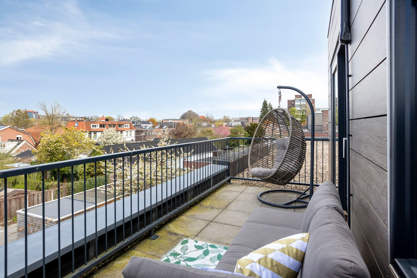 Spacious move-in ready terraced home with six bedrooms near Enschede city centre — 35