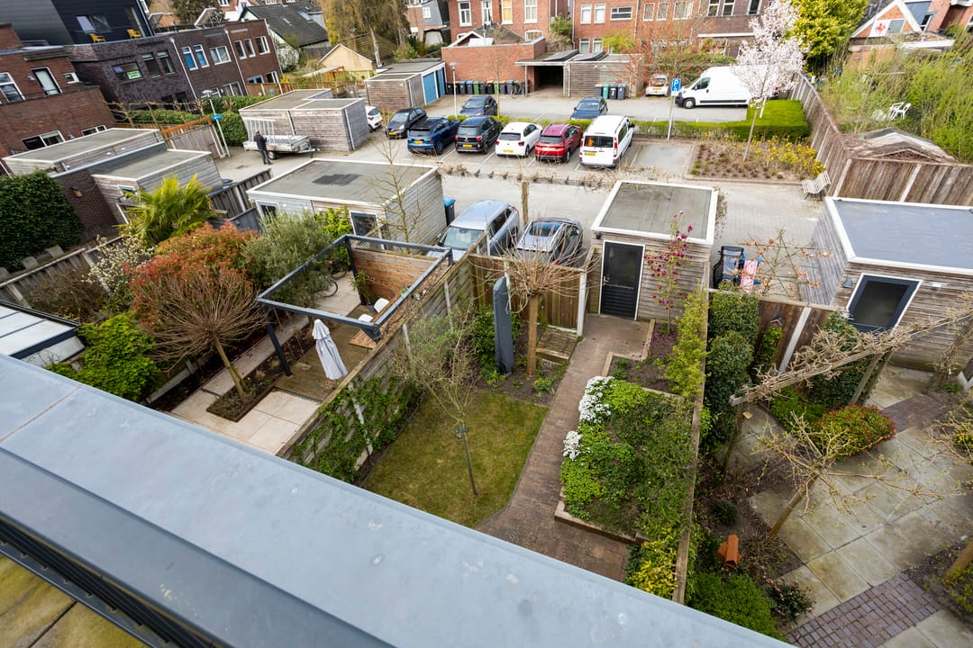 Spacious move-in ready terraced home with six bedrooms near Enschede city centre — 38