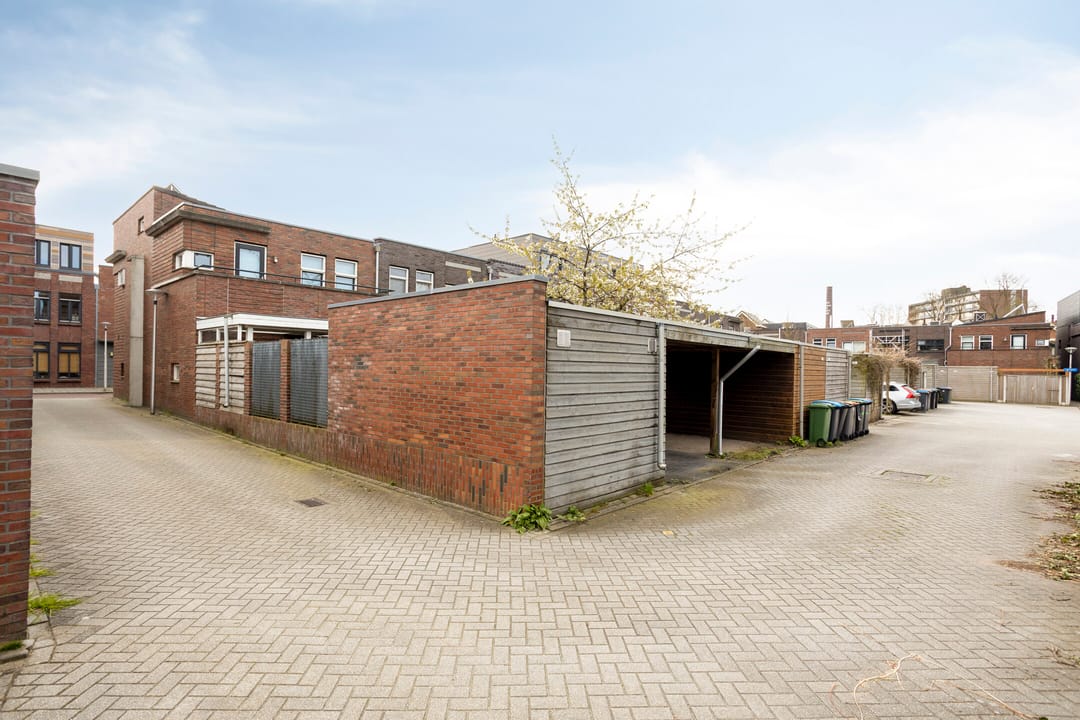 Spacious move-in ready terraced home with six bedrooms near Enschede city centre — 46