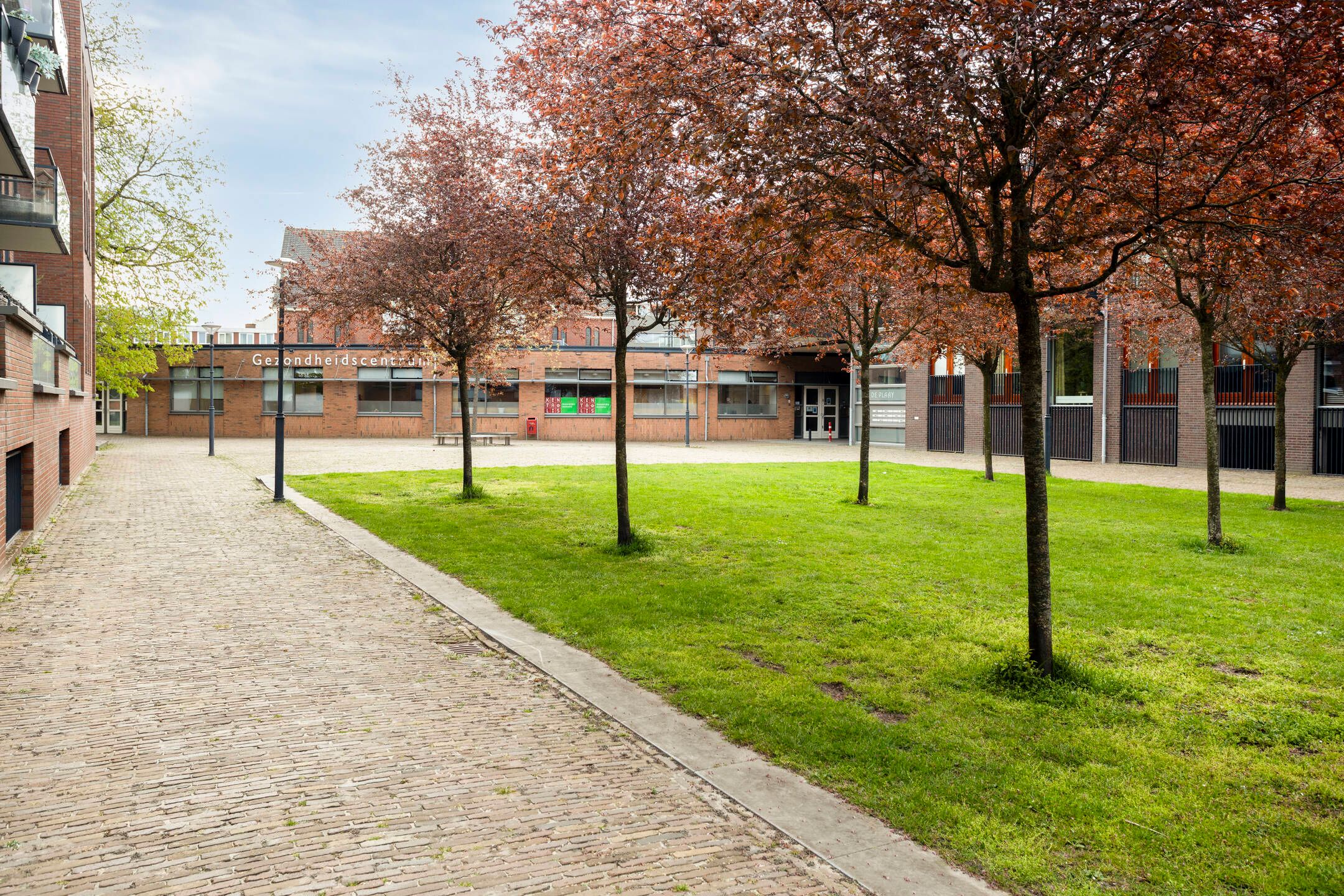 Spacious move-in ready terraced home with six bedrooms near Enschede city centre — 48