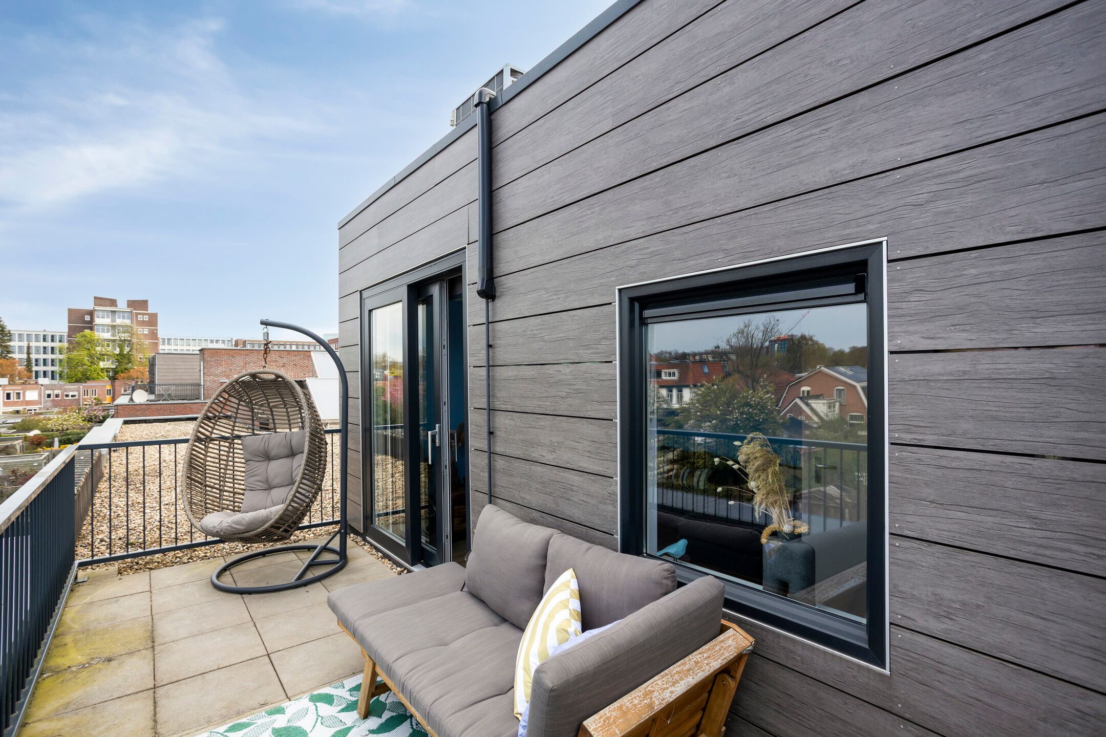 Spacious move-in ready terraced home with six bedrooms near Enschede city centre — 36