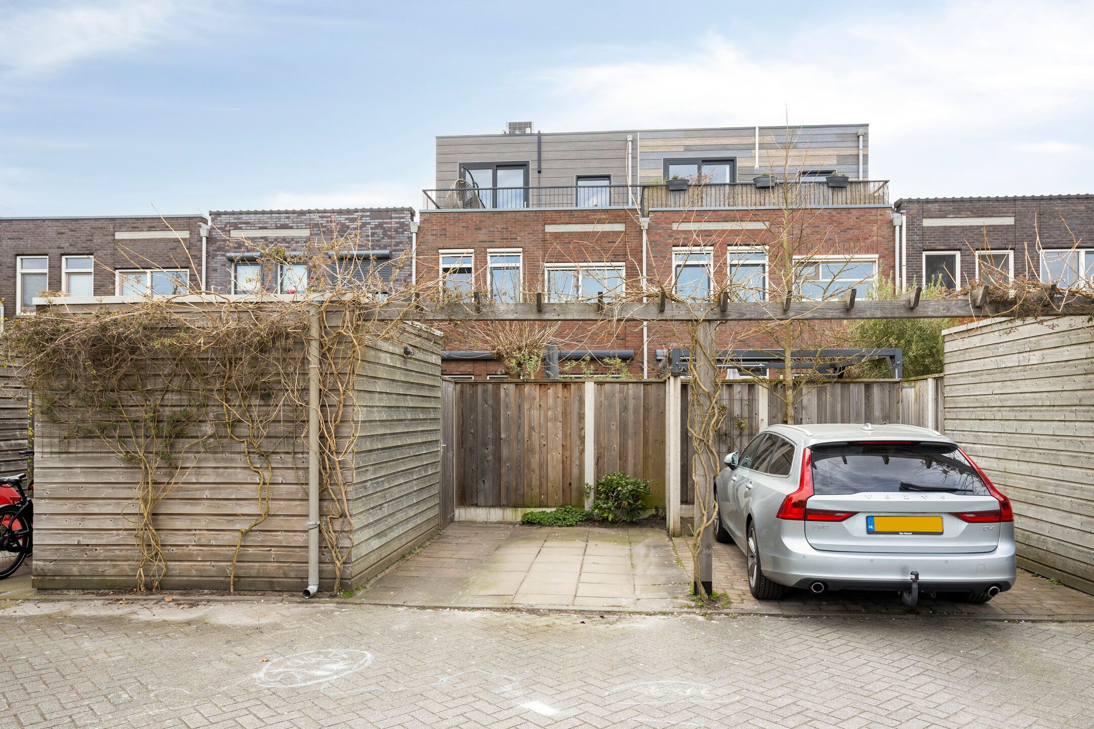 Spacious move-in ready terraced home with six bedrooms near Enschede city centre — 45
