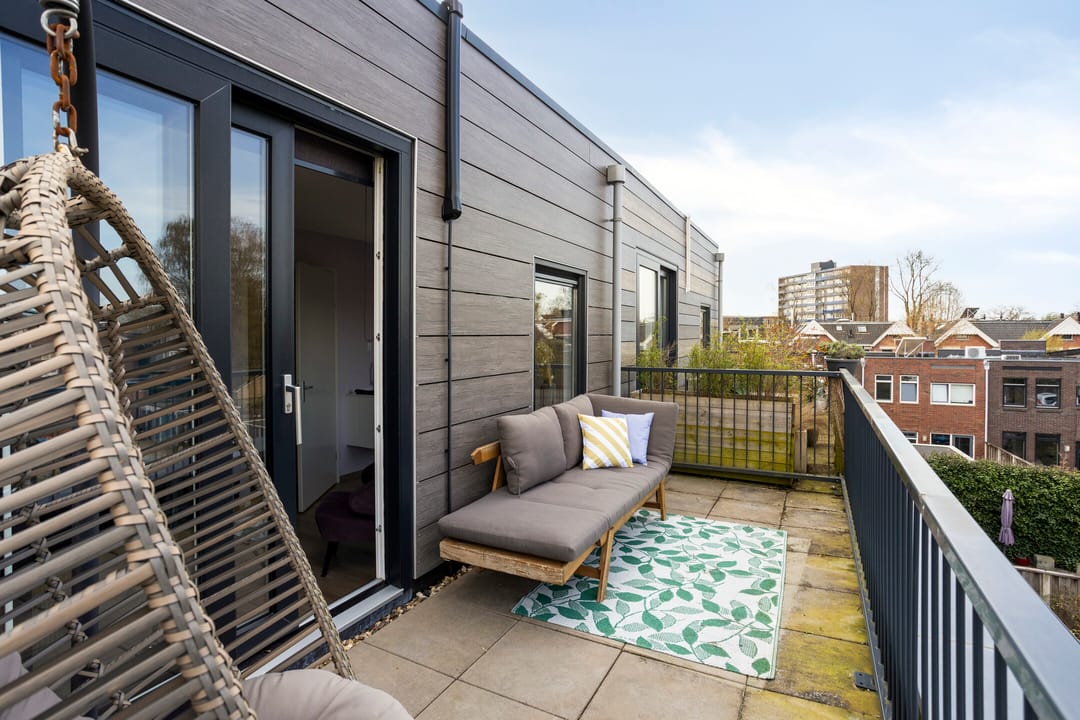Spacious move-in ready terraced home with six bedrooms near Enschede city centre — 37